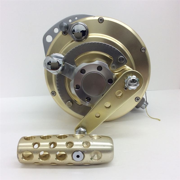 中古品】【ランク：B】ダイワ 14マリンパワー 3000-24V【返品不可