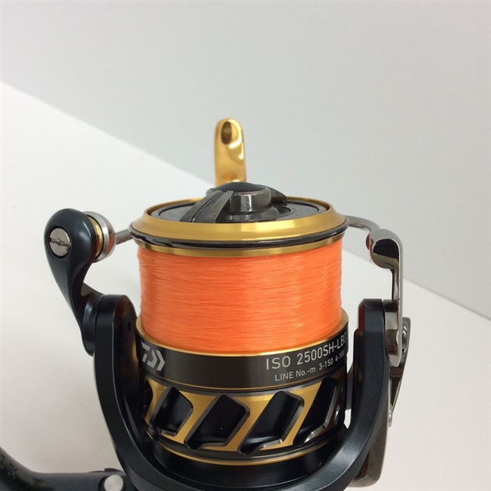 ダイワ 18トーナメント磯 2500SH-LBD