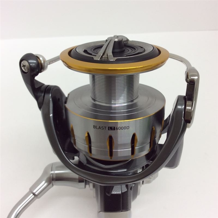 中古品】【ランク：AB】ダイワ 18ブラスト LT6000D【返品不可】 - 釣具