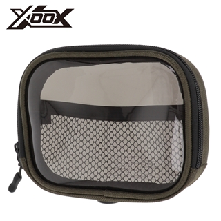 カーキグリーン